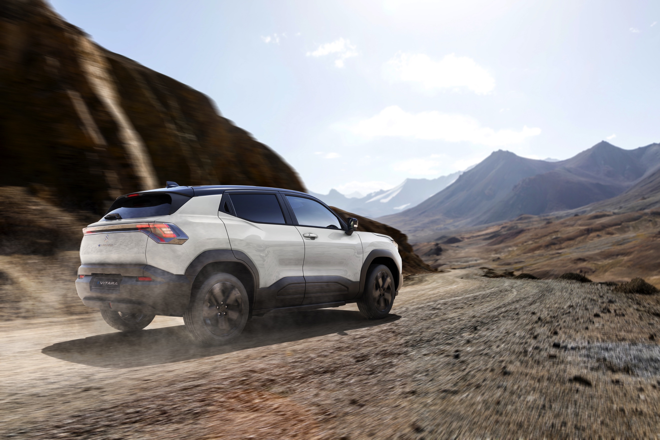 Suzuki e VITARA — pogled na vozilo